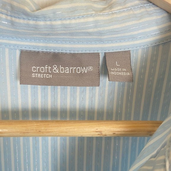 Croft & Barrow Stretch Women's Button Down Shirt L Metallic Stripes Blue Preppy - Picture 7 of 8